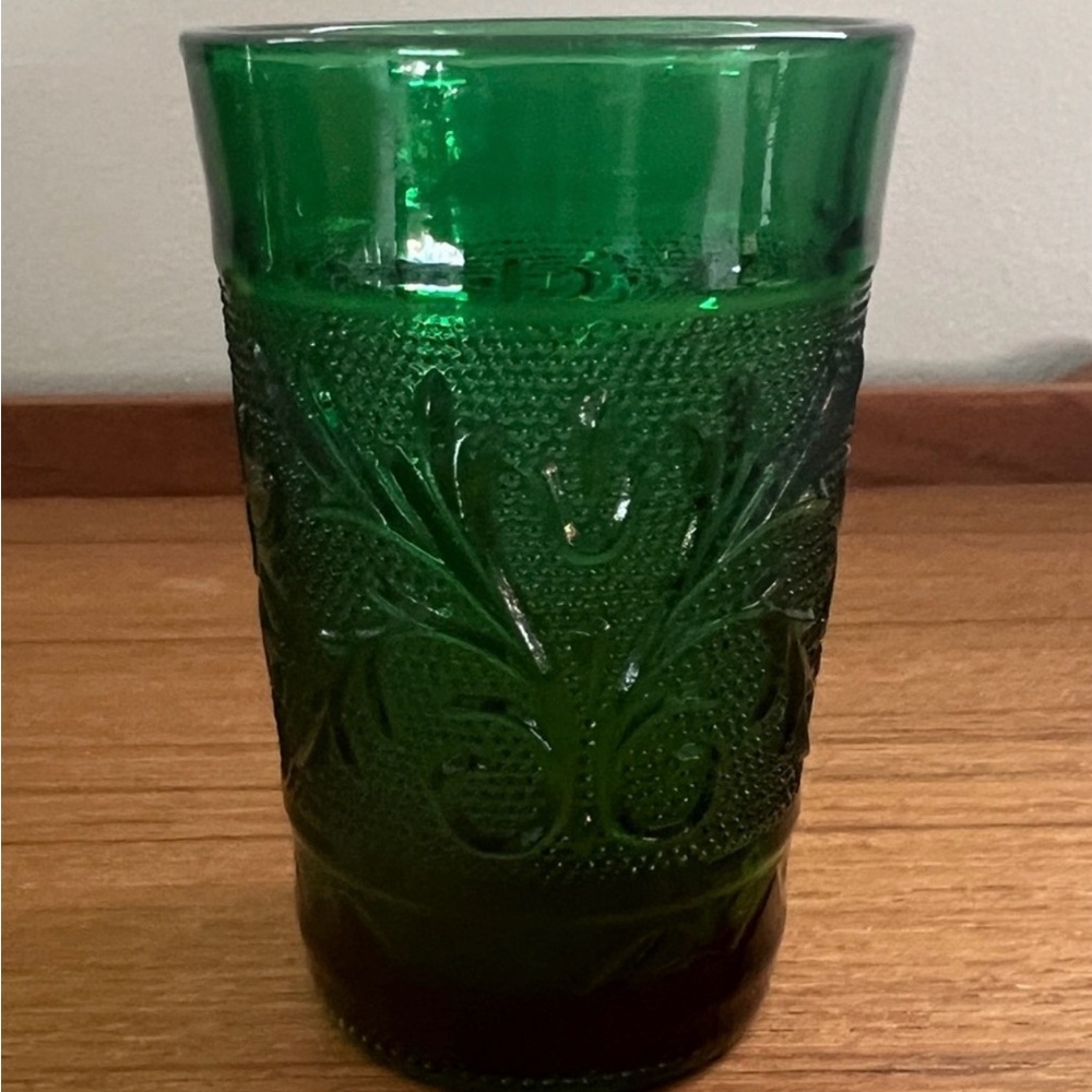 Set of 4 vintage Anchor Hocking small juice glasses - Forrest green. Cute! - Picture 3 of 5